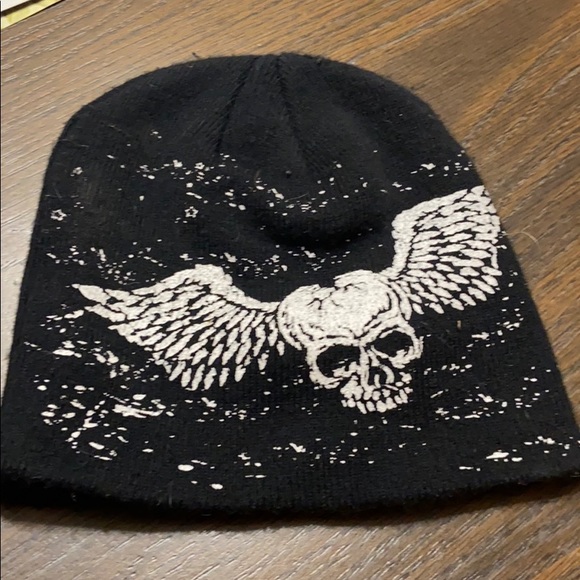 PUGS Skull Beanie - Picture 1 of 2